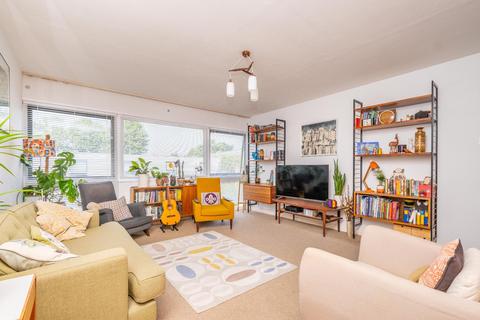 20 Bankside Close, Carshalton, SM5 3SB
