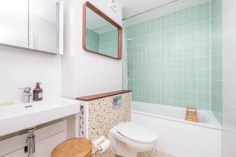 20 Bankside Close, Carshalton, SM5 3SB