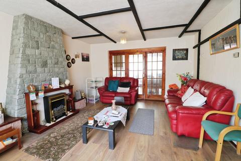 3 bedroom semi-detached house for sale, Valley Side, London E4