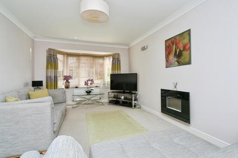 35 Llys Dyffryn, St Asaph, LL17 0SX