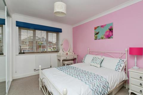 35 Llys Dyffryn, St Asaph, LL17 0SX