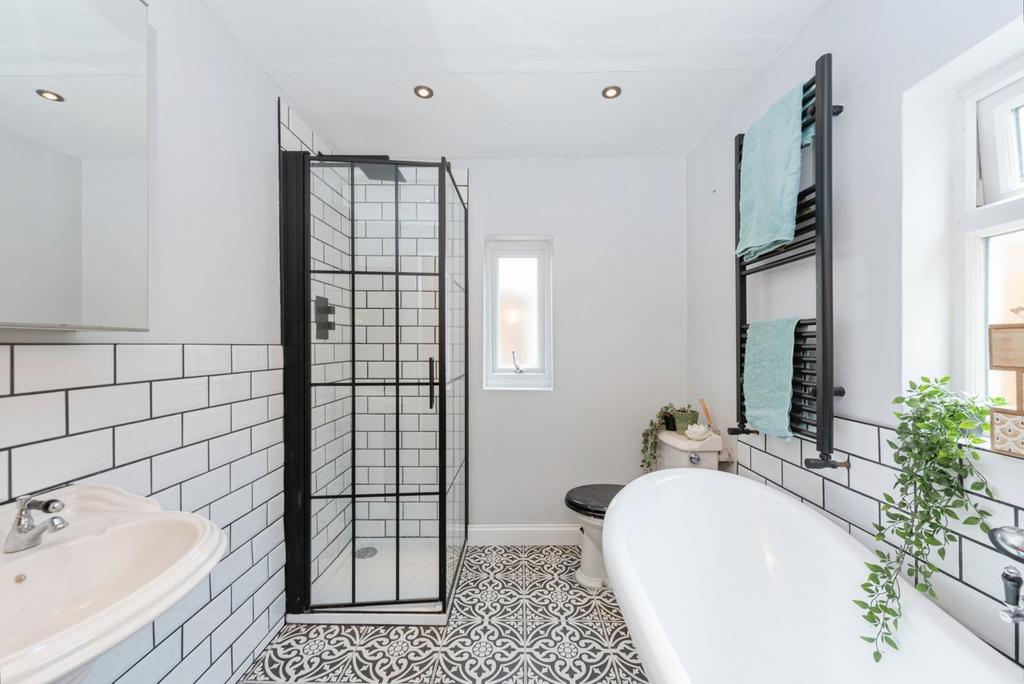 Bathroom/Shower Room