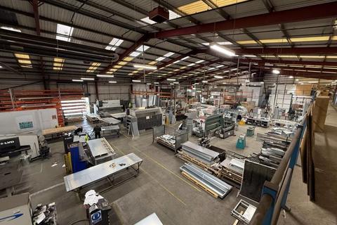 Warehouse to rent, 12 Green Ln Oldham OL8 3AY