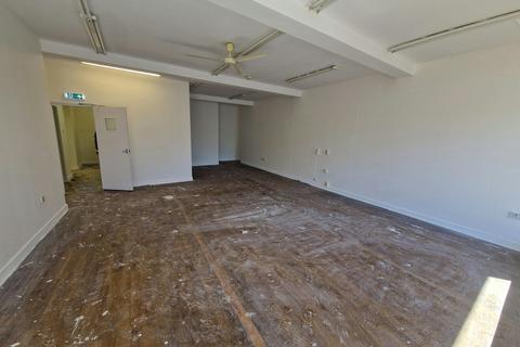Retail property (high street) to rent, 21a North Cross St Gosport PO12 1BE