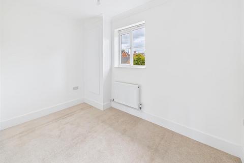14 Pound Farm Courtyard, Brockworth, Gloucester, GL3 4EA