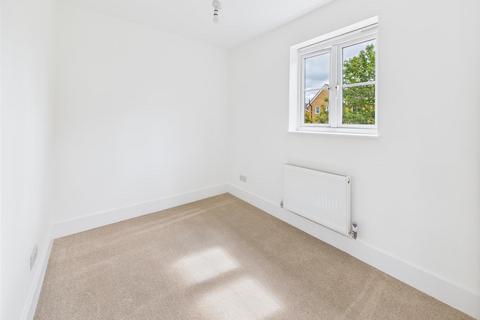 14 Pound Farm Courtyard, Brockworth, Gloucester, GL3 4EA