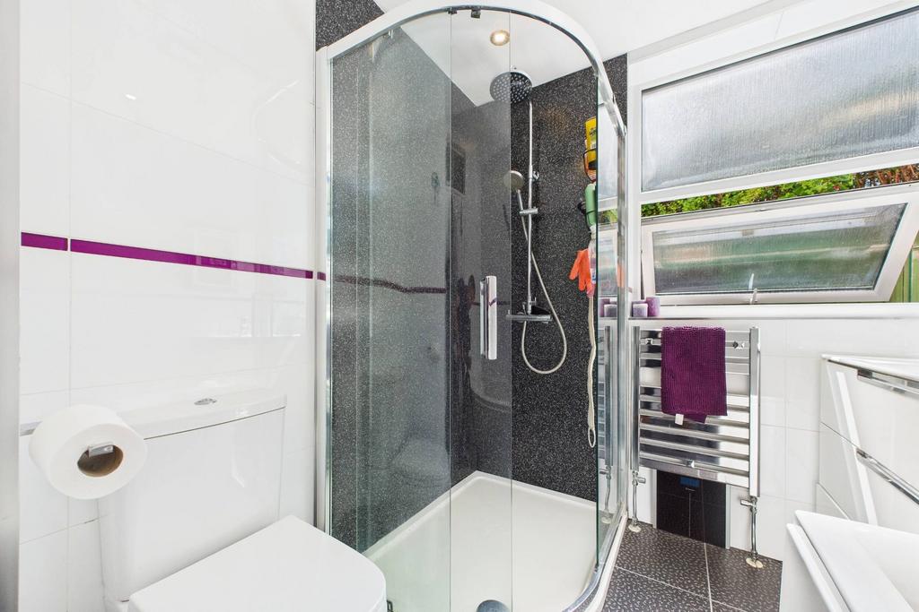 Bathroom serving 1st floor