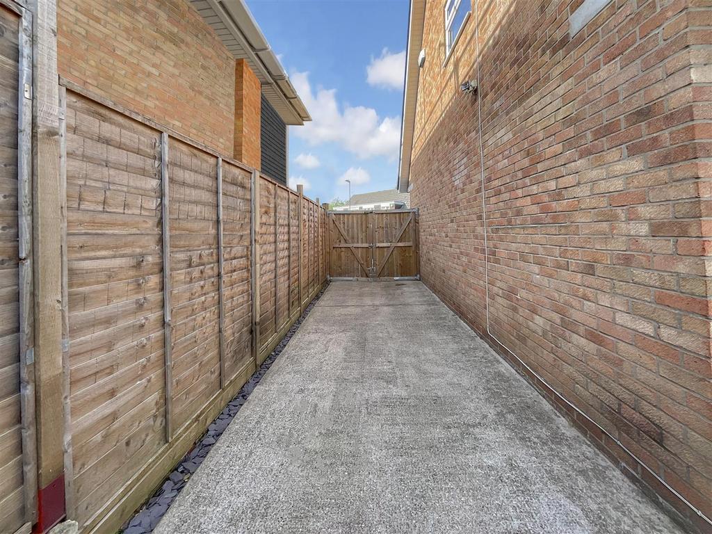 Front/Driveway