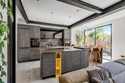 Fox Lane, London, N13