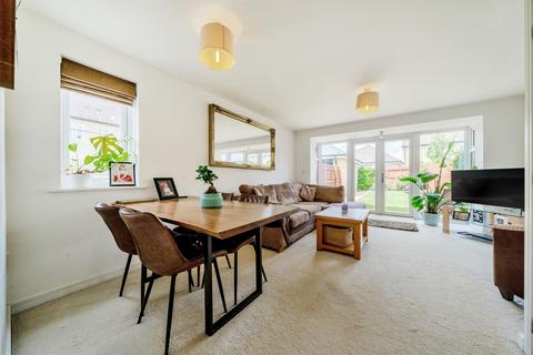 31 Empire Drive, Carterton, OX18 1BZ