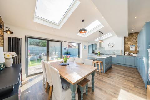27 Ridgeway Road, Isleworth, TW7 5LB