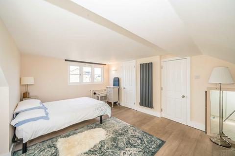 27 Ridgeway Road, Isleworth, TW7 5LB