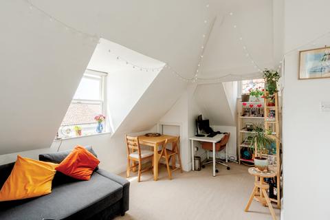 2 bedroom flat for sale, Bristol BS8