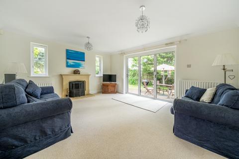 Heathlands Beacon View Road, Elstead, Godalming, GU8 6DT