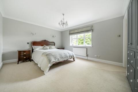 Heathlands Beacon View Road, Elstead, Godalming, GU8 6DT