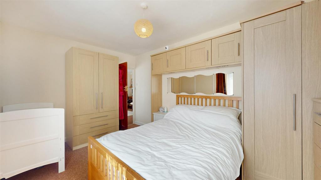 Bedroom 1.jpg