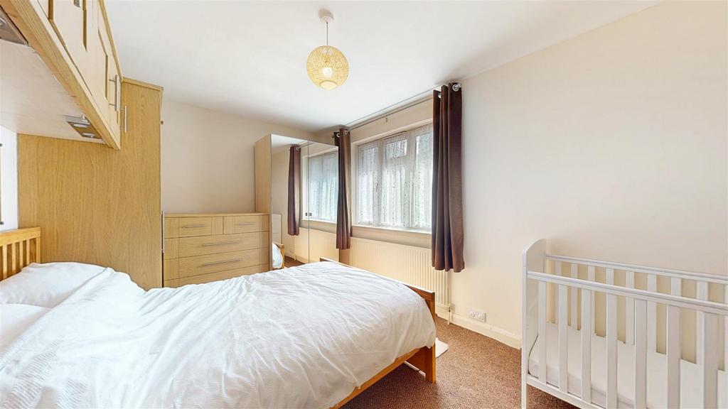 Bedroom 1.jpg