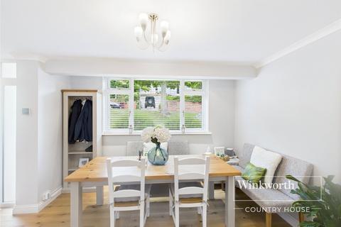4 Sheep Walk, Emmer Green, Reading, RG4 8NE