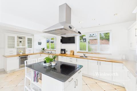4 Sheep Walk, Emmer Green, Reading, RG4 8NE