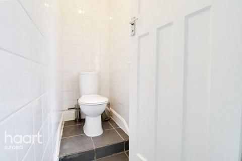 3 bedroom terraced house to rent, Highwood Gardens, ILFORD