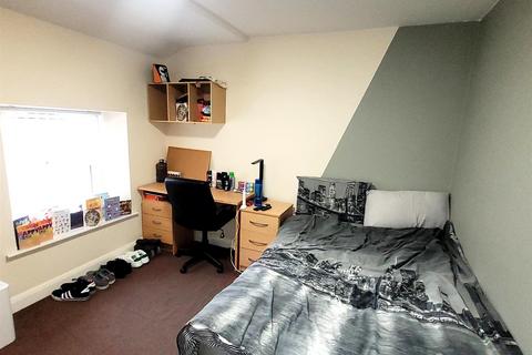 5 bedroom private hall to rent, North Road, Lancaster LA1