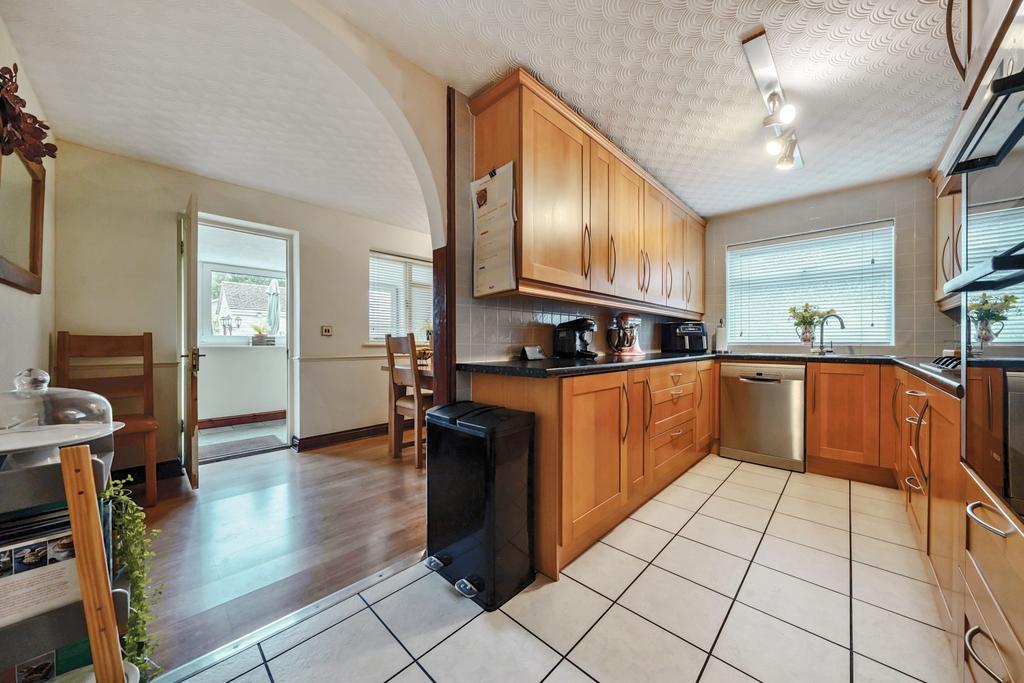 1301062-9-6835b62d5ad0d.nef