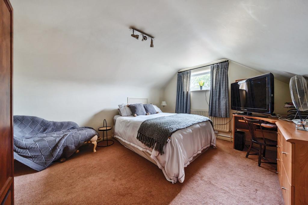 1301062-13-6835b68b89489.nef