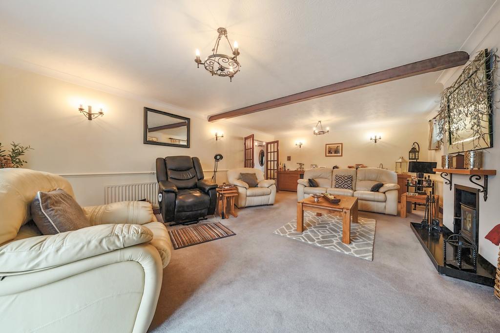 1301062-8-6835b61ae7508.nef