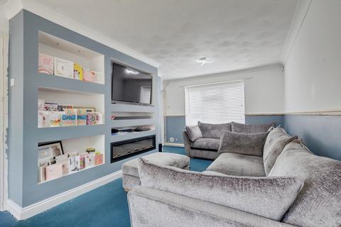 73 Bardfield, Basildon, SS16 4JW