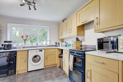 73 Bardfield, Basildon, SS16 4JW