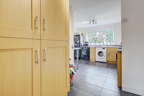73 Bardfield, Basildon, SS16 4JW