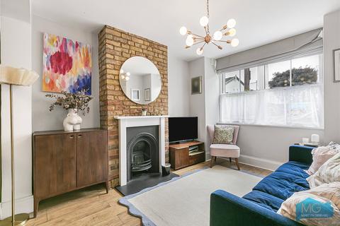 21 Brunswick Crescent, London, N11 1EE