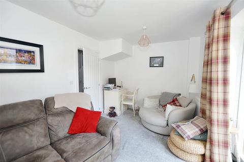 undefined, Robin Close, Holt