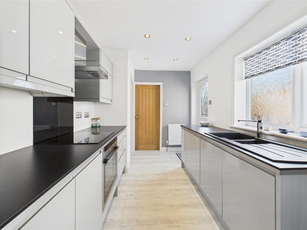 Kitchen: