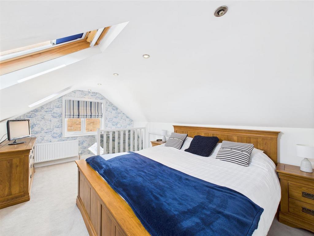 Bedroom: