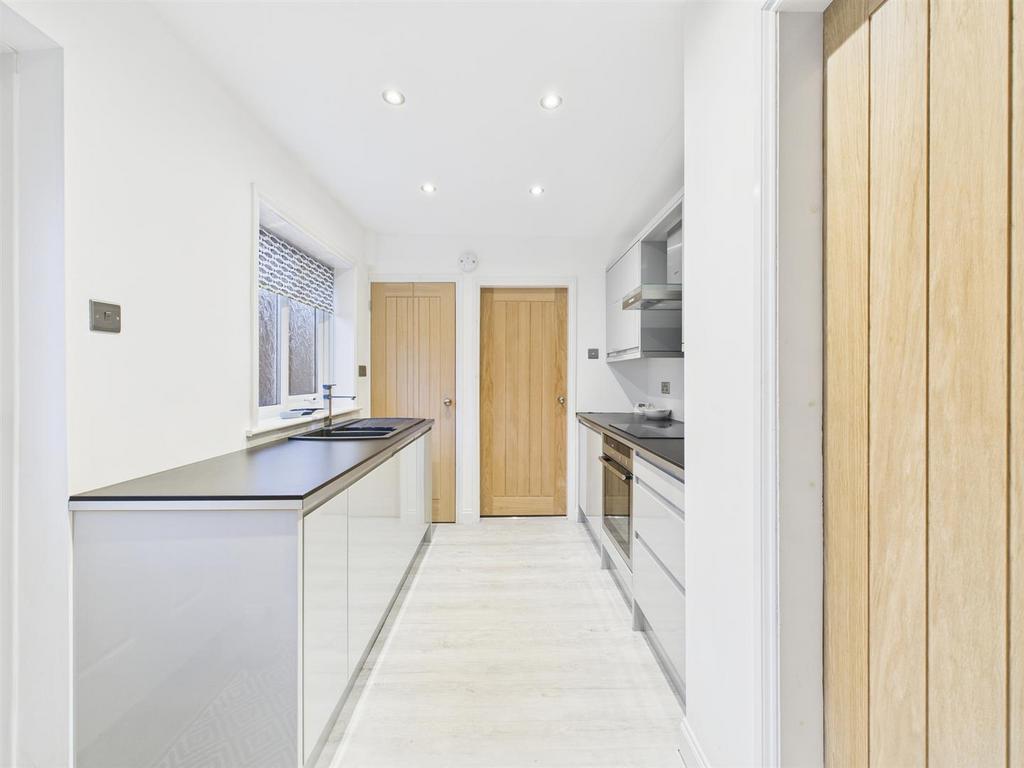 Kitchen: