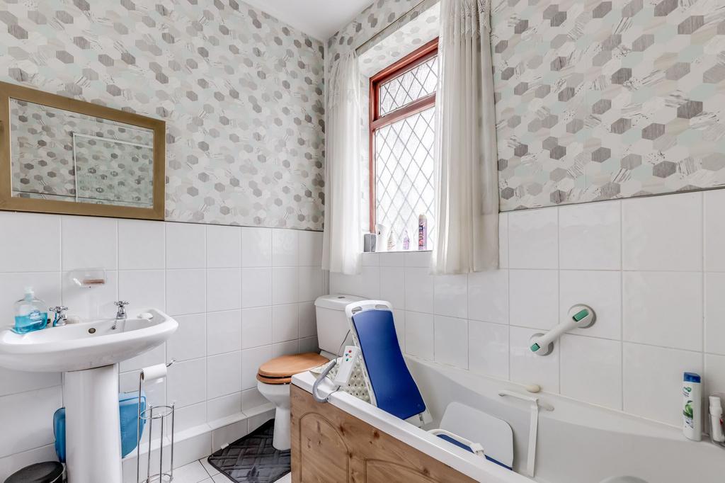 Ground floor bathroom