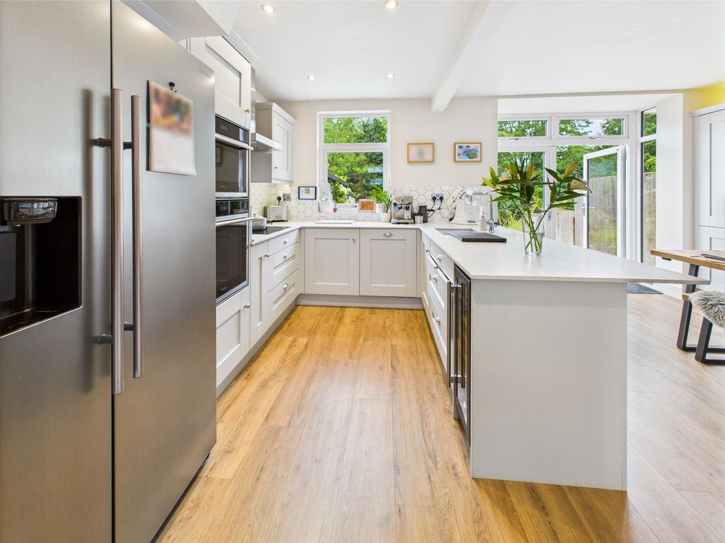 Kitchen /Dining