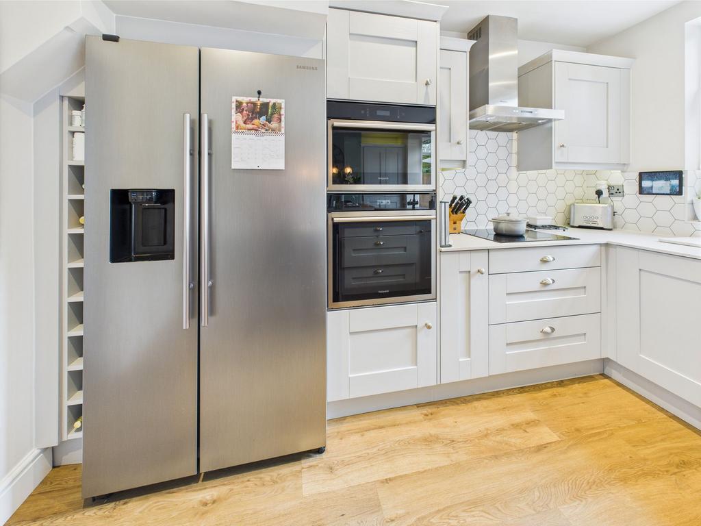 Kitchen /Dining