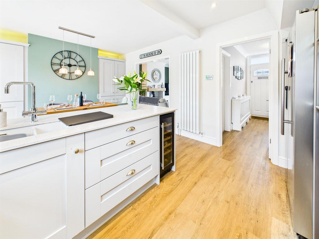 Kitchen /Dining