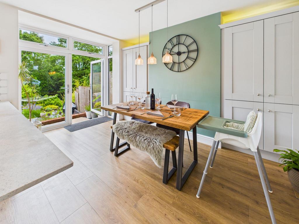 Kitchen /Dining