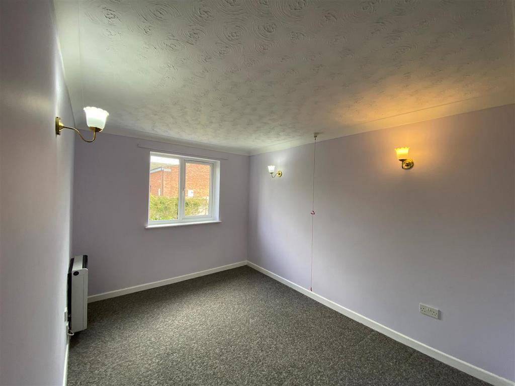 Bedroom one..jpg