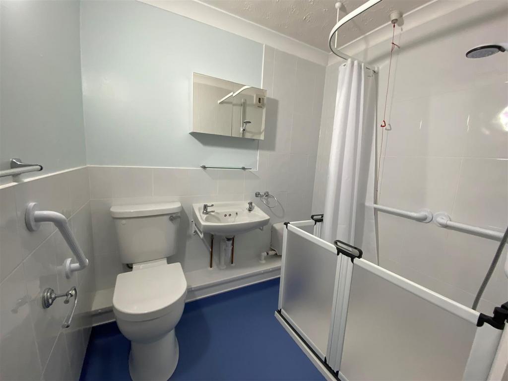 Shower room..jpg