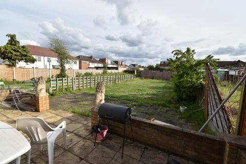 undefined, Northolt, UB5