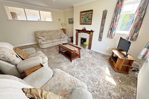 4 bedroom detached house for sale, Aldrich Road, Cleethorpes, N.E. Lincs, DN35 0DP