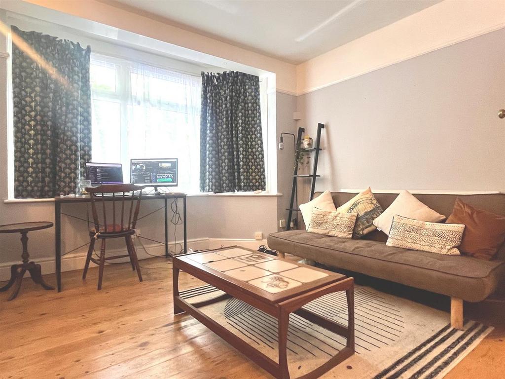 Living room2.jpg