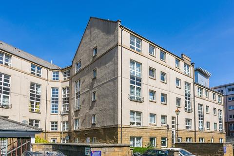 2/8 Blandfield, Edinburgh, EH7 4QJ