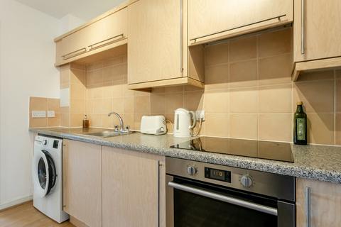 2/8 Blandfield, Edinburgh, EH7 4QJ