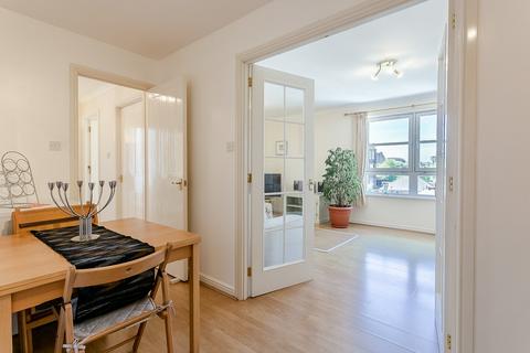 2/8 Blandfield, Edinburgh, EH7 4QJ