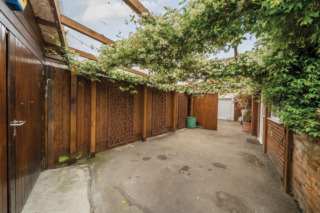 Car Port/Garage (1)